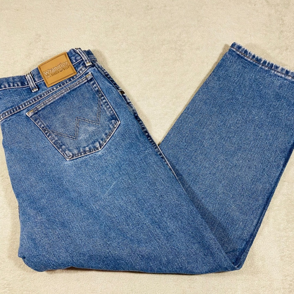 Wrangler Rugged Wear Jeans Mens 40x30 Blue Straight Leg Denim Relaxed Fit